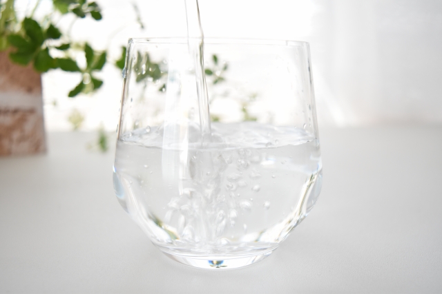 感情のコップイメージ画像